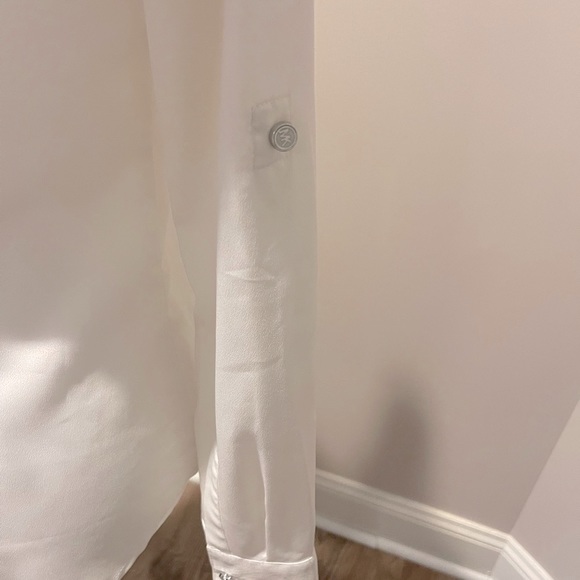 Michael Kors 3/4 zip blouse with silver hardware - Picture 3 of 6